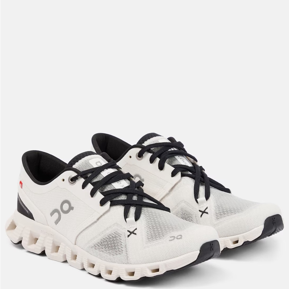 On Cloud X 3 Womens Running White Black Sneaker Size 8